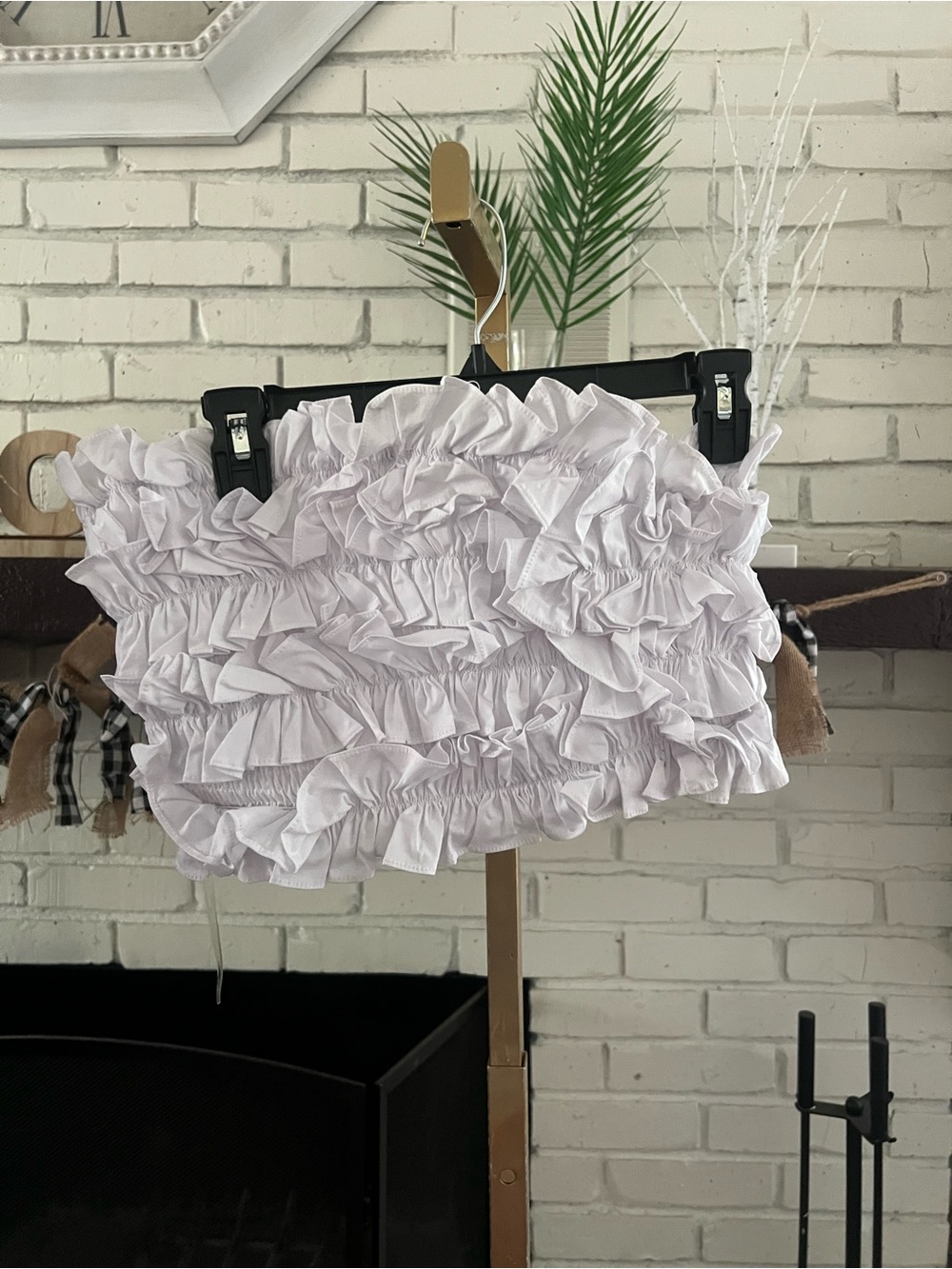 DO+BE white Ruffled crop top